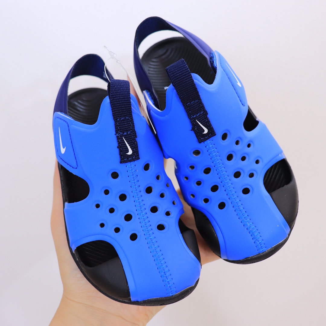 图片[2]-【九宫格细节图】 高版本ＮＫ护脚洞洞鞋.儿童凉鞋‼️ 儿童飞机凉鞋.高品质专G版火爆上市.🔥去年专Ｇ火的一塌糊涂哦。设计独特.上脚好看.鞋子轻便柔软.防滑设计.鞋面透气扣设计.🌼夏天不热脚.魔术贴方便宝宝穿着.✔️-选品中心