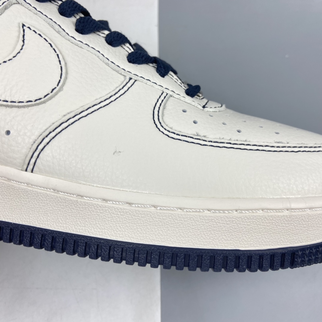 P240 Undefeated x NIKE Air Force 1’07 联名款空军一号低帮休闲板鞋 UN1315-800