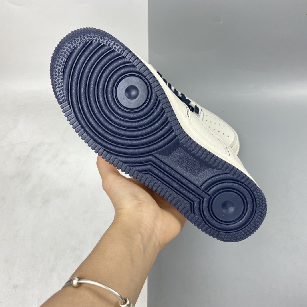 P240 Undefeated x NIKE Air Force 1’07 联名款空军一号低帮休闲板鞋 UN1315-800