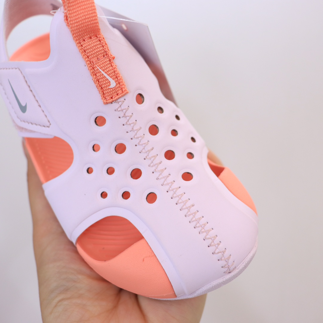 图片[5]-【九宫格细节图】 高版本ＮＫ护脚洞洞鞋.儿童凉鞋 儿童飞机凉鞋.高品质专G版火爆上市.🔥去年专Ｇ火的一塌糊涂哦。设计独特.上脚好看.鞋子轻便柔软.防滑设计.鞋面透气扣设计.🌼夏天不热脚.魔术贴方便宝宝穿着.✔️-选品中心