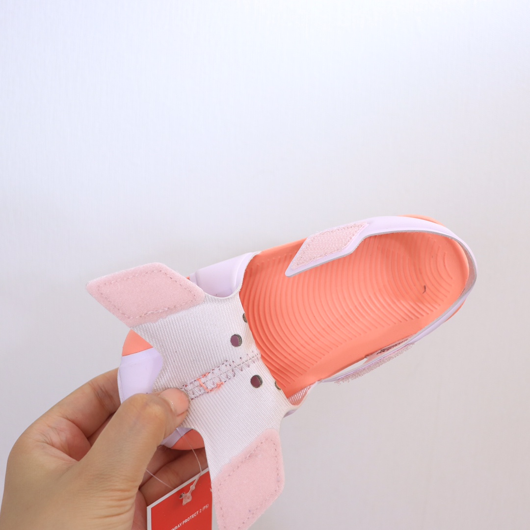 图片[7]-【九宫格细节图】 高版本ＮＫ护脚洞洞鞋.儿童凉鞋 儿童飞机凉鞋.高品质专G版火爆上市.🔥去年专Ｇ火的一塌糊涂哦。设计独特.上脚好看.鞋子轻便柔软.防滑设计.鞋面透气扣设计.🌼夏天不热脚.魔术贴方便宝宝穿着.✔️-选品中心