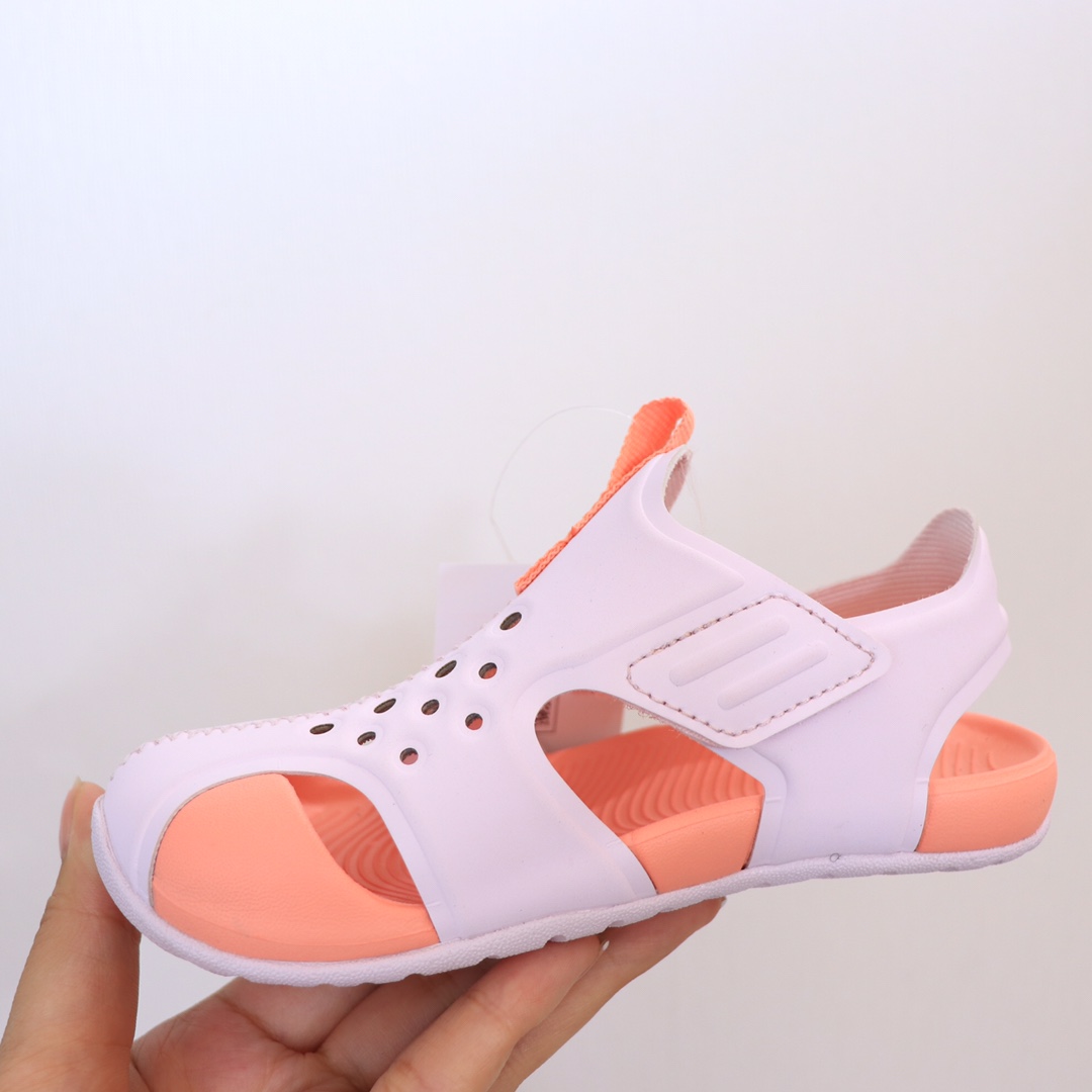 图片[6]-【九宫格细节图】 高版本ＮＫ护脚洞洞鞋.儿童凉鞋 儿童飞机凉鞋.高品质专G版火爆上市.🔥去年专Ｇ火的一塌糊涂哦。设计独特.上脚好看.鞋子轻便柔软.防滑设计.鞋面透气扣设计.🌼夏天不热脚.魔术贴方便宝宝穿着.✔️-选品中心