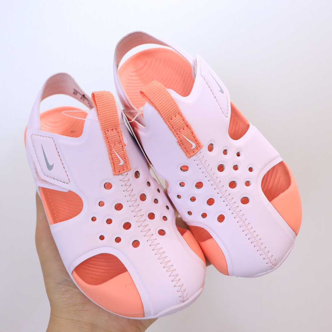 图片[2]-【九宫格细节图】 高版本ＮＫ护脚洞洞鞋.儿童凉鞋 儿童飞机凉鞋.高品质专G版火爆上市.🔥去年专Ｇ火的一塌糊涂哦。设计独特.上脚好看.鞋子轻便柔软.防滑设计.鞋面透气扣设计.🌼夏天不热脚.魔术贴方便宝宝穿着.✔️-选品中心