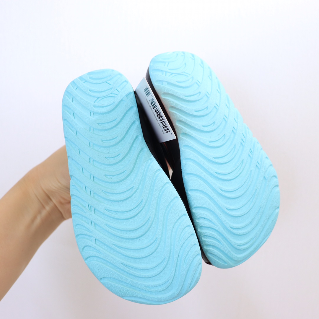 图片[8]-【九宫格细节图】 高版本ＮＫ护脚洞洞鞋.儿童凉鞋‼️ 儿童飞机凉鞋.高品质专G版火爆上市.🔥去年专Ｇ火的一塌糊涂哦。设计独特.上脚好看.鞋子轻便柔软.防滑设计.鞋面透气扣设计.🌼夏天不热脚.魔术贴方便宝宝穿着.✔️-选品中心