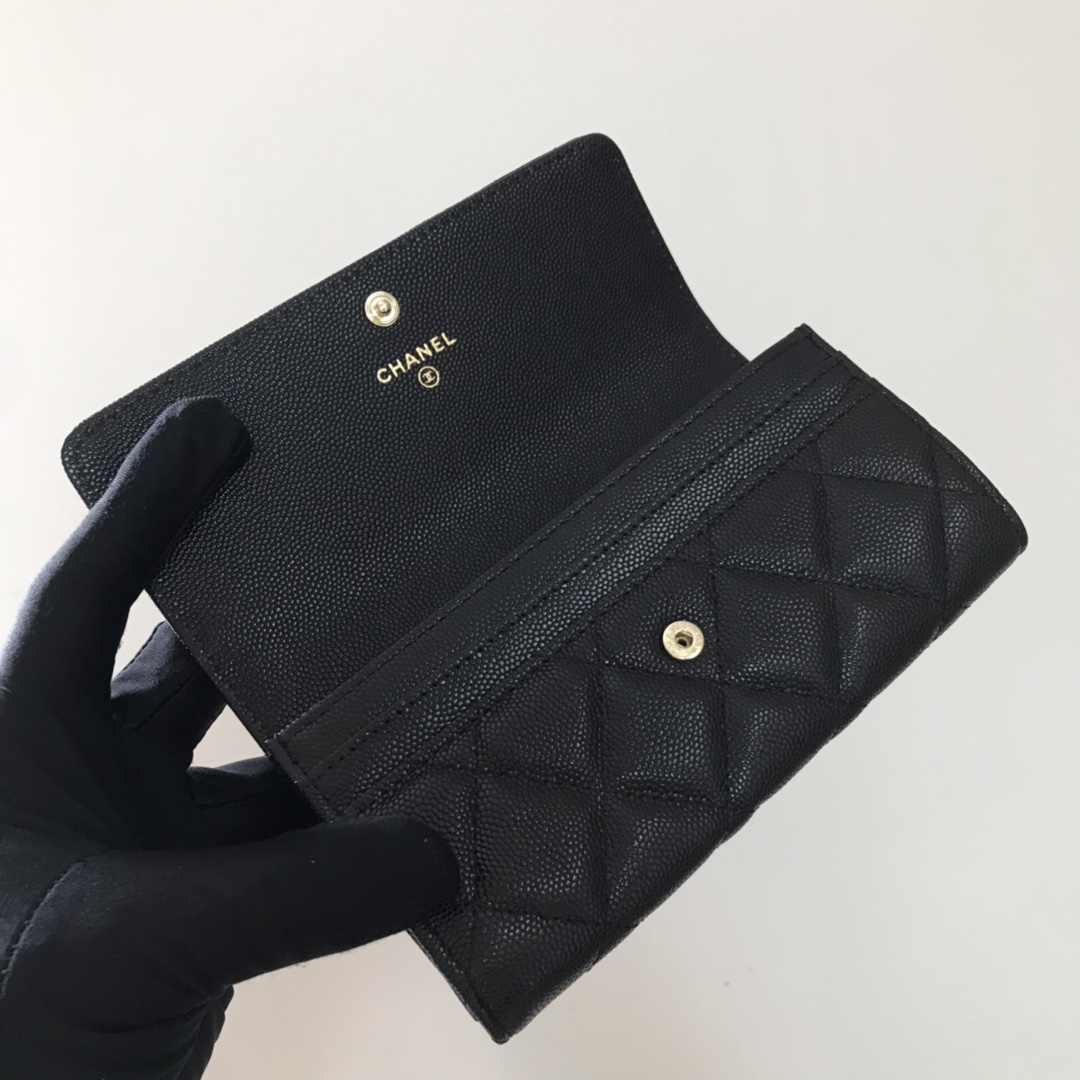 Chanel 中号口盖钱包，菱格纹路 搭配最新款luogo 细节美到淋漓尽致、全套包装 尺寸：9×16.5×3cm