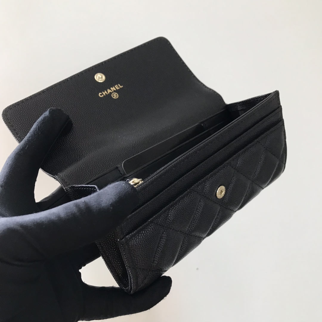 Chanel 中号口盖钱包，菱格纹路 搭配最新款luogo 细节美到淋漓尽致、全套包装 尺寸：9×16.5×3cm