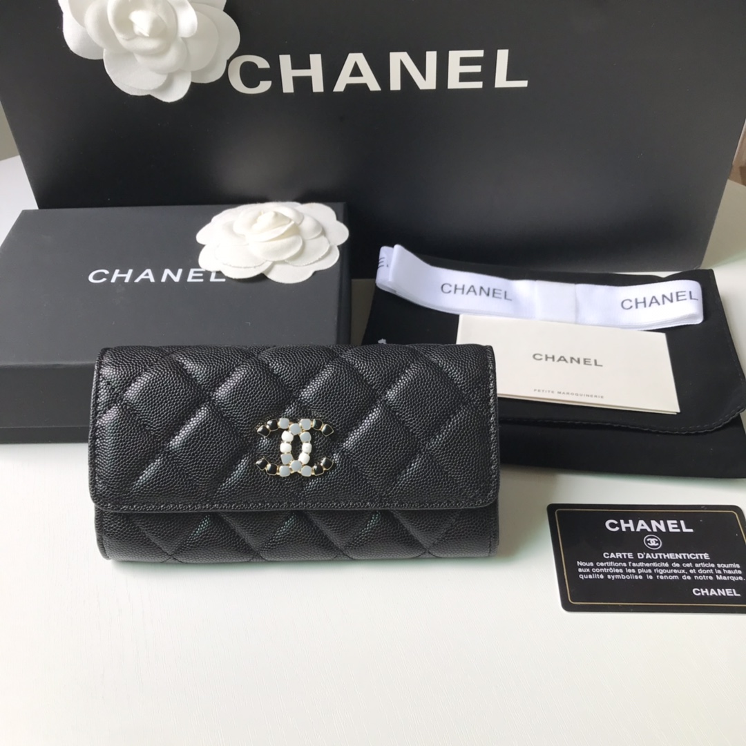 Chanel 中号口盖钱包，菱格纹路 搭配最新款luogo 细节美到淋漓尽致、全套包装 尺寸：9×16.5×3cm