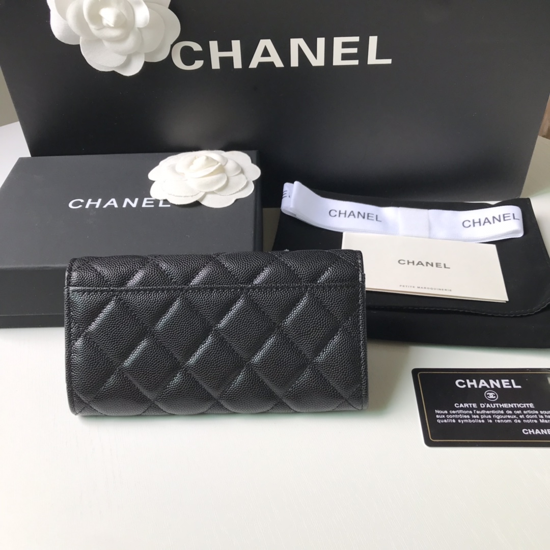 Chanel 中号口盖钱包，菱格纹路 搭配最新款luogo 细节美到淋漓尽致、全套包装 尺寸：9×16.5×3cm