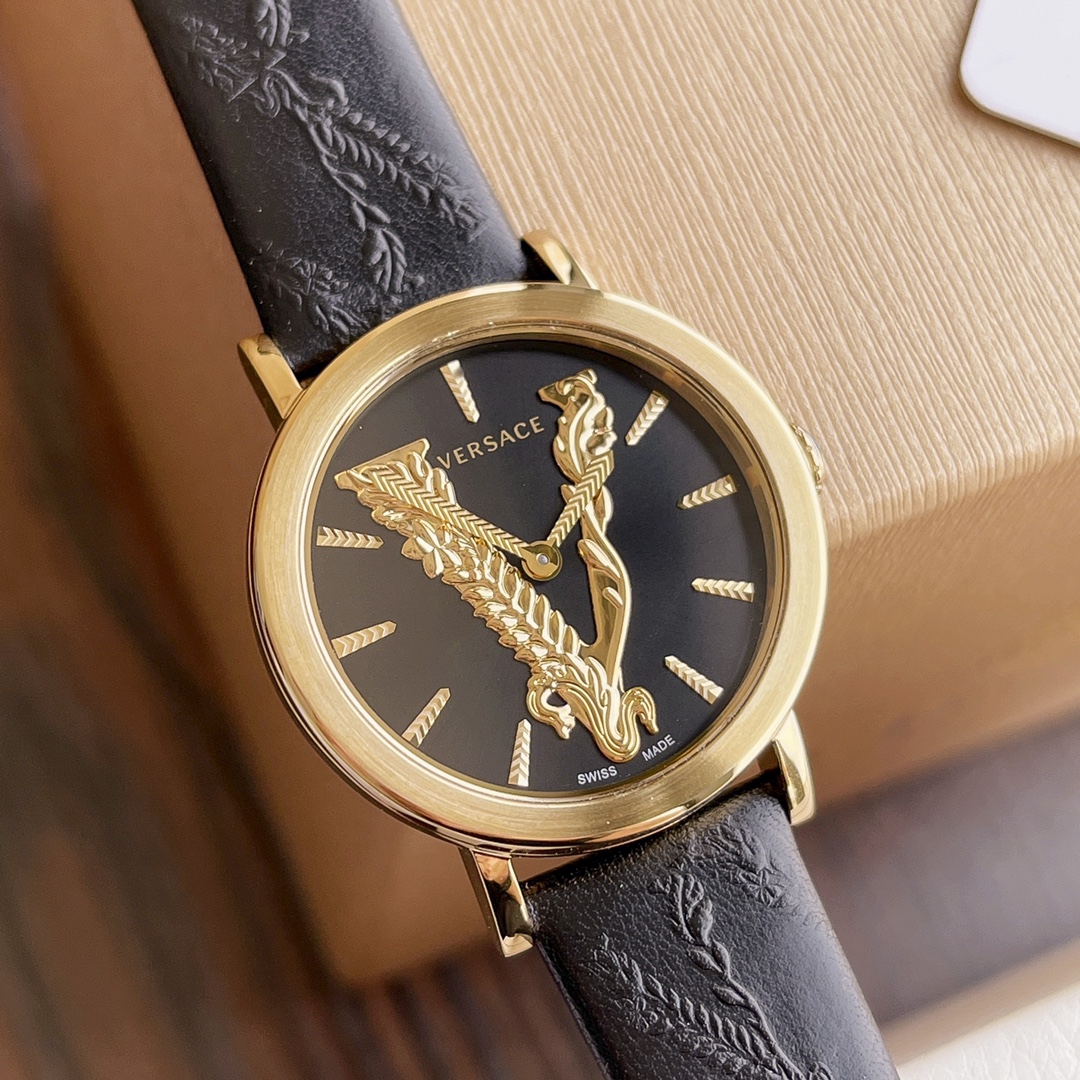 NO:157907,Batch: Original box 50 Versace versace model VEHC00119 watch diameter 36mm dial three-dimensional V-shaped logo sapphire glass mirror, 50 meters daily waterproof, calfskin strap three-dimensional printing. Full set of packaging., versace, versace, cowhide19860909批: 原盒50 范思哲versace型号VEHC00119 表径36mm 表盘立体式V字logo蓝宝石玻璃镜面,50米生活防水,小牛皮表带立体印花.全套包装.,,versace,versace,cowhide,Watch