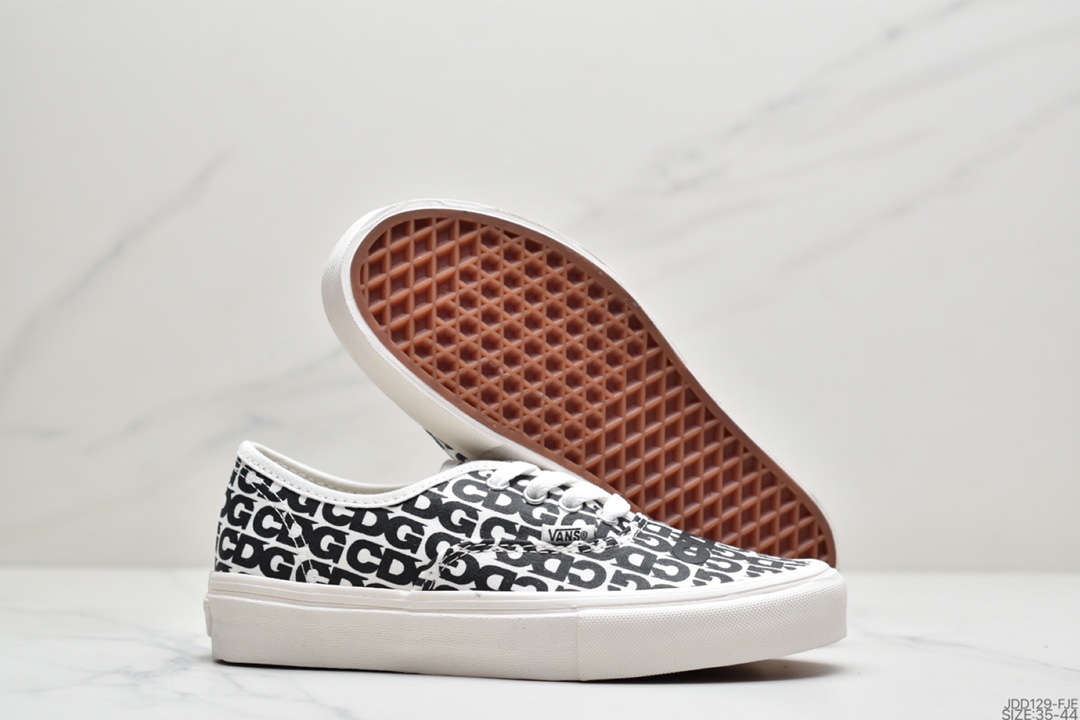 120  Vans 万斯 Classic Slip-On 百搭经典板鞋懒人一脚蹬硫化休闲板鞋