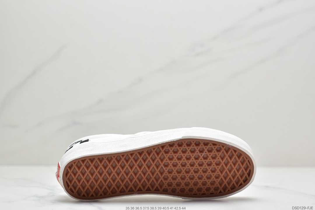 100  Vans 万斯 Classic Slip-On 百搭经典板鞋懒人一脚蹬硫化休闲板鞋