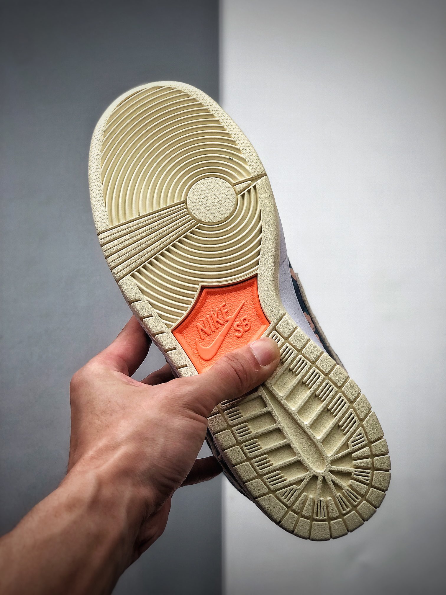 390  Nike SB Dunk High Pro ” Hawaii ”  高帮运动休闲板鞋 撕撕乐 CZ2232-300