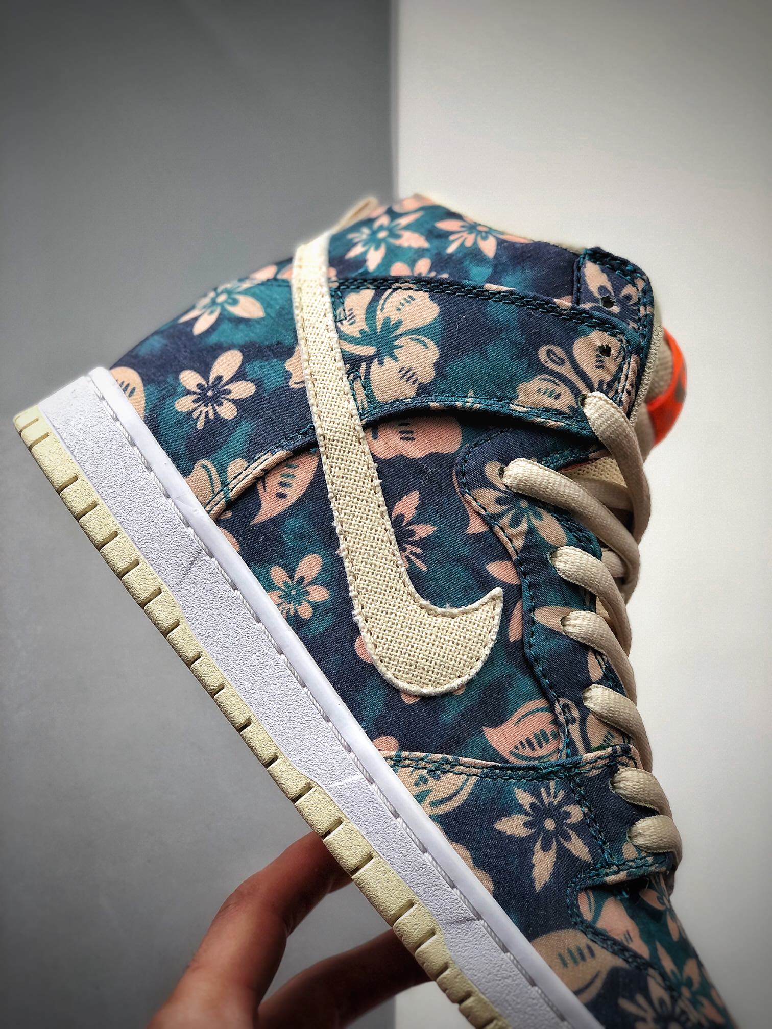 390  Nike SB Dunk High Pro ” Hawaii ”  高帮运动休闲板鞋 撕撕乐 CZ2232-300