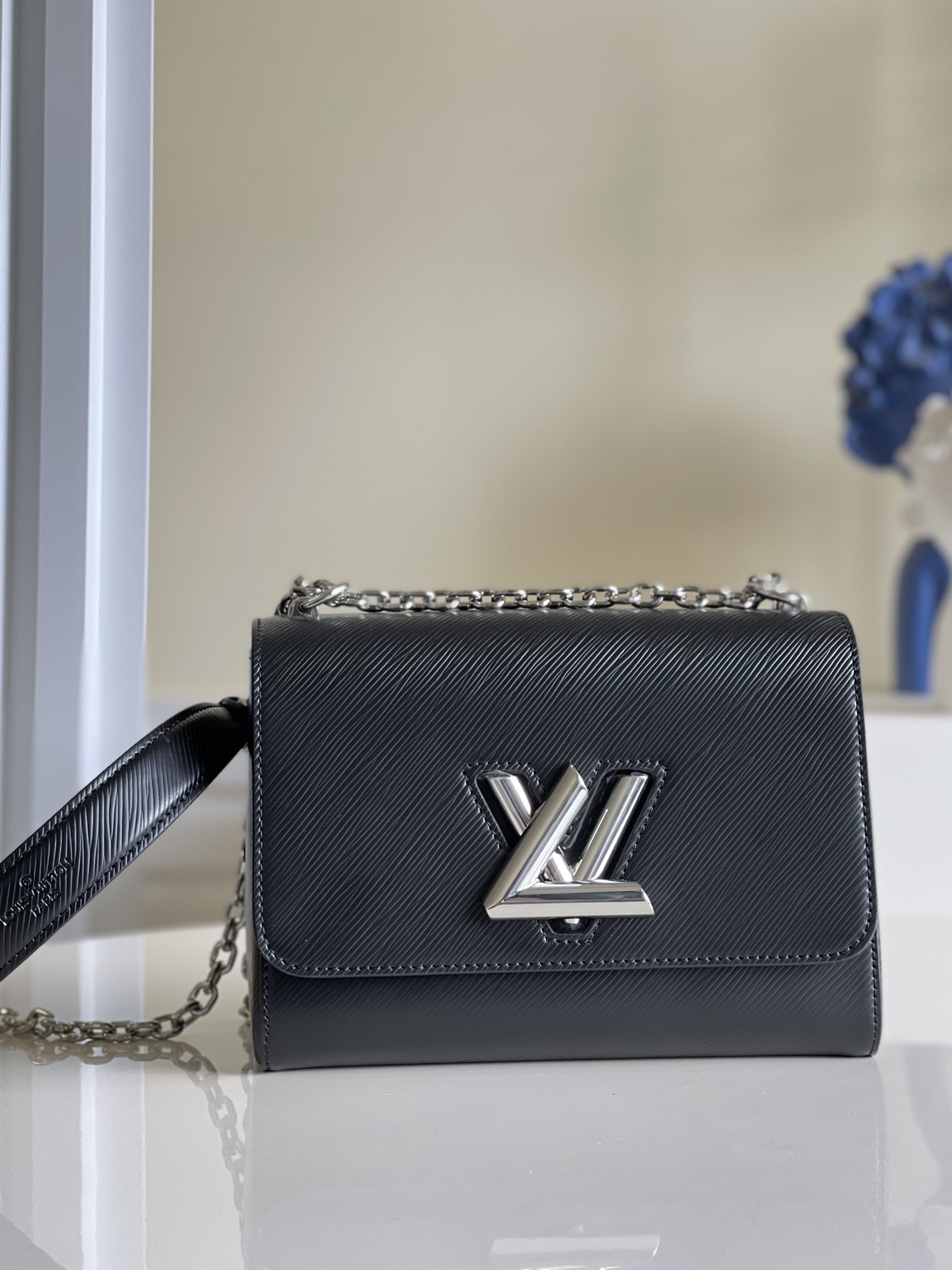 NO:396836,【Exclusive real photo M50282 black silver】TWIST medium handbag This Twist medium handbag is renovated with a removable wide jacquard shoulder strap. M50280 m50282 embroidered Louis Vuitton logo on one side and bloomed on the other side Monogram flowers, water-wave-wave-wave-wave-wave-wave-wave-wave-wave-wave-wave-wave-wave-wave-wave-wave-wave-wave-wave-wave-wave-wave-wave-wave-wave-wave-wave-wave-wave-wave-wave-wave-wave-wave-wave-wave-wave-wave-wave-wave-wave-wave-wave-wave-wave-wave-wave-wave-wave-wave-wave-wave-wave-wave-wave-wave-wave-wave-wave-wave-wave-wave-wave-wave-wave-wave-wave-wave-wave-wave-wave-wave-wave-wave-wave-wave-wave-wave-wave-wave-wave-wave-wave-wave-wave-wave-wave-wave-wave-wave-wave-wave-wave-wave-wave-wave-wave-wave-wave-wave-wave-wave-wave-wave-wave-wave-wave-wave-wave-wave-wave-wave-wave-wave-wave-wave-wave-wave-wave-wave-wave-wave-wave-wave-wave-wave-wave-wave-wave-wave-wave-wave-wave-wave-wave-wave-wave-wave-wave-wave-wave-19860909【独家实拍M50282黑银】TWIST 中号手袋本款 Twist 中号手袋以可拆卸宽幅提花肩带焕现新姿m50280 m50282一面刺绣路易威登标识,另一面绽放 Monogram 花卉,水波纹花朵布面刺绣肩带twist挎包oo[握手][握手]搭配可拆卸皮革手柄,实现手提、斜挎和肘挎的随心切换.详细特征23 x 17 x 9.5cm p.850,LV【原厂皮】,louis vuitton,louis vuitton,satchels,Bag