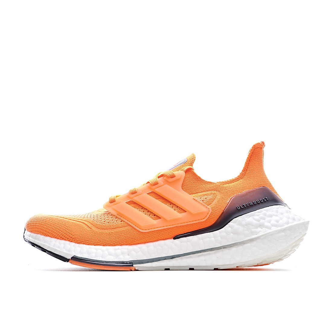 H0 纯原巴斯夫 阿迪达斯 Adidas UB7.0 爆米花 前凸后翘的adidas ultra boost 2021系列正式曝光，新一代的ulrtra boost 21在中底的部分添加了更多的boost材质面积，除了部分标志性的细节处外，这次更新的款式以前凸后翘的流线型呈现。中底的支撑片也变成了造型奇特的U型，鞋子设计十分有速度感。