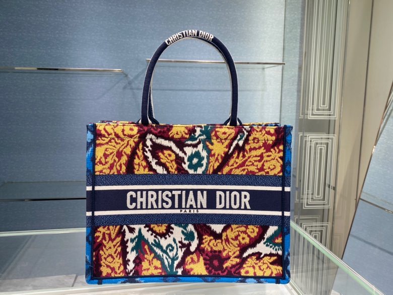 Dior Book Tote AAAAA
 Handbags Tote Bags Luxury Fashion Replica Designers
 Embroidery