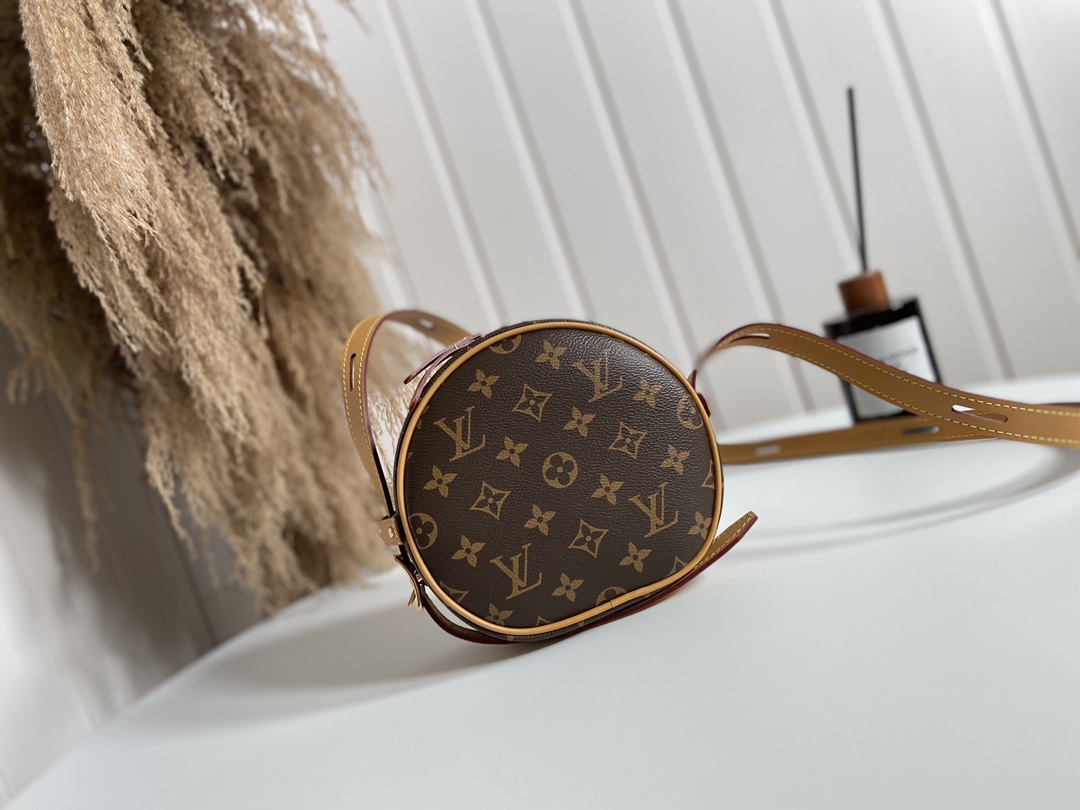 Louis Vuitton LV Boite Chapeau Handbags Cylinder & Round Bags Monogram Canvas Cowhide Spring/Summer Collection M45149