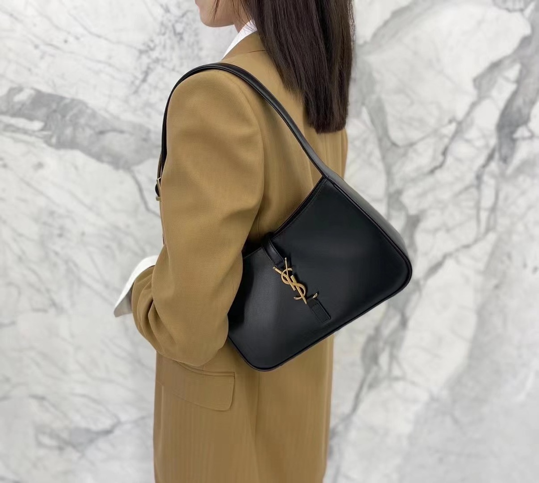 Saint laurent Ysl LE 5 À 7 平纹腋下包 657228黑色