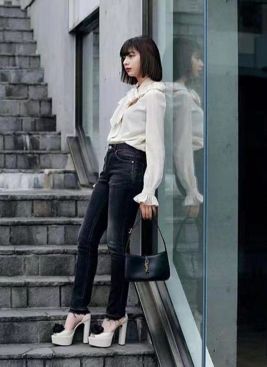 Saint laurent Ysl LE 5 À 7 平纹腋下包 657228黑色