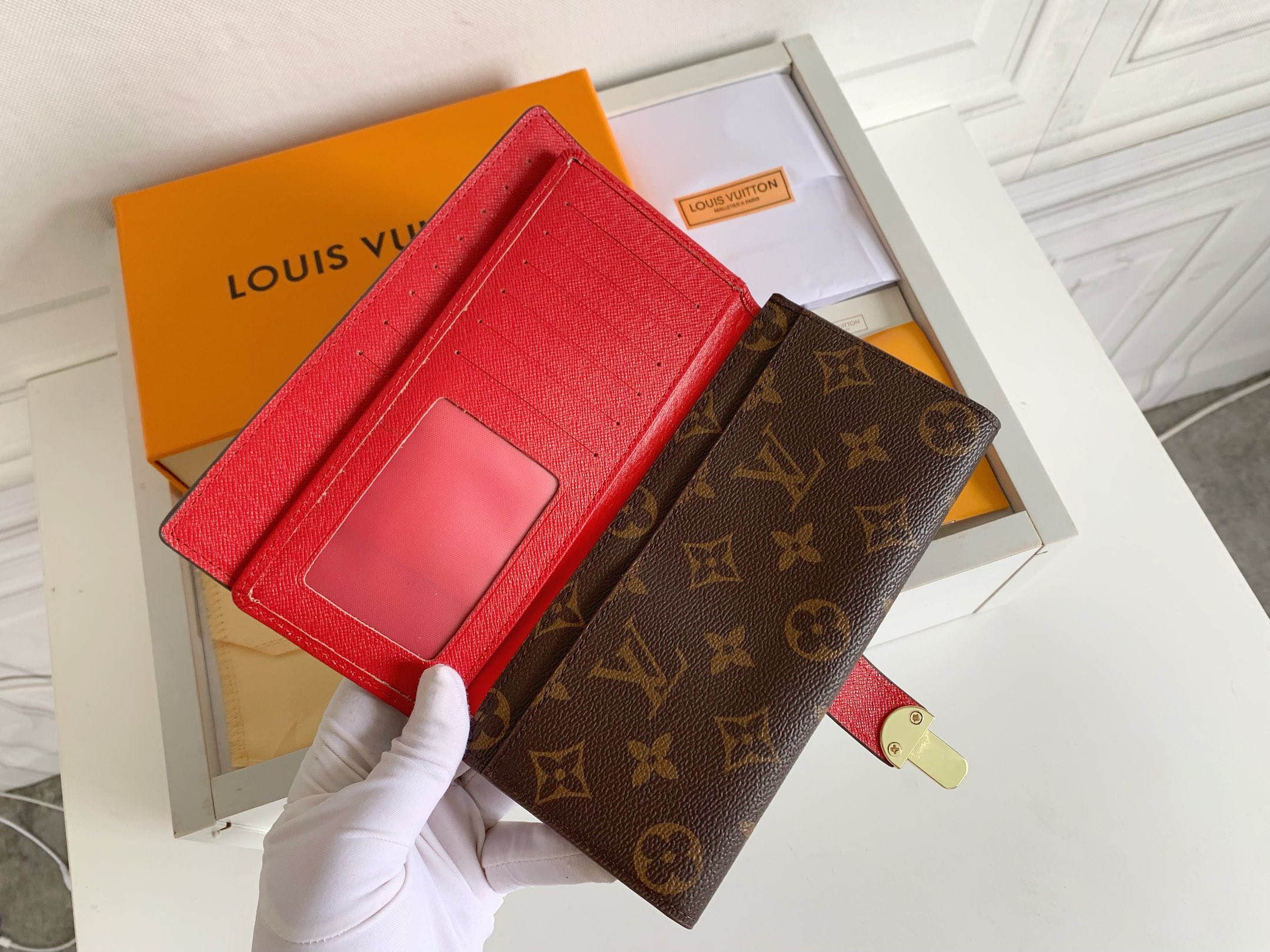 Curieuse 財布 - 洗練されたデザインと機能性