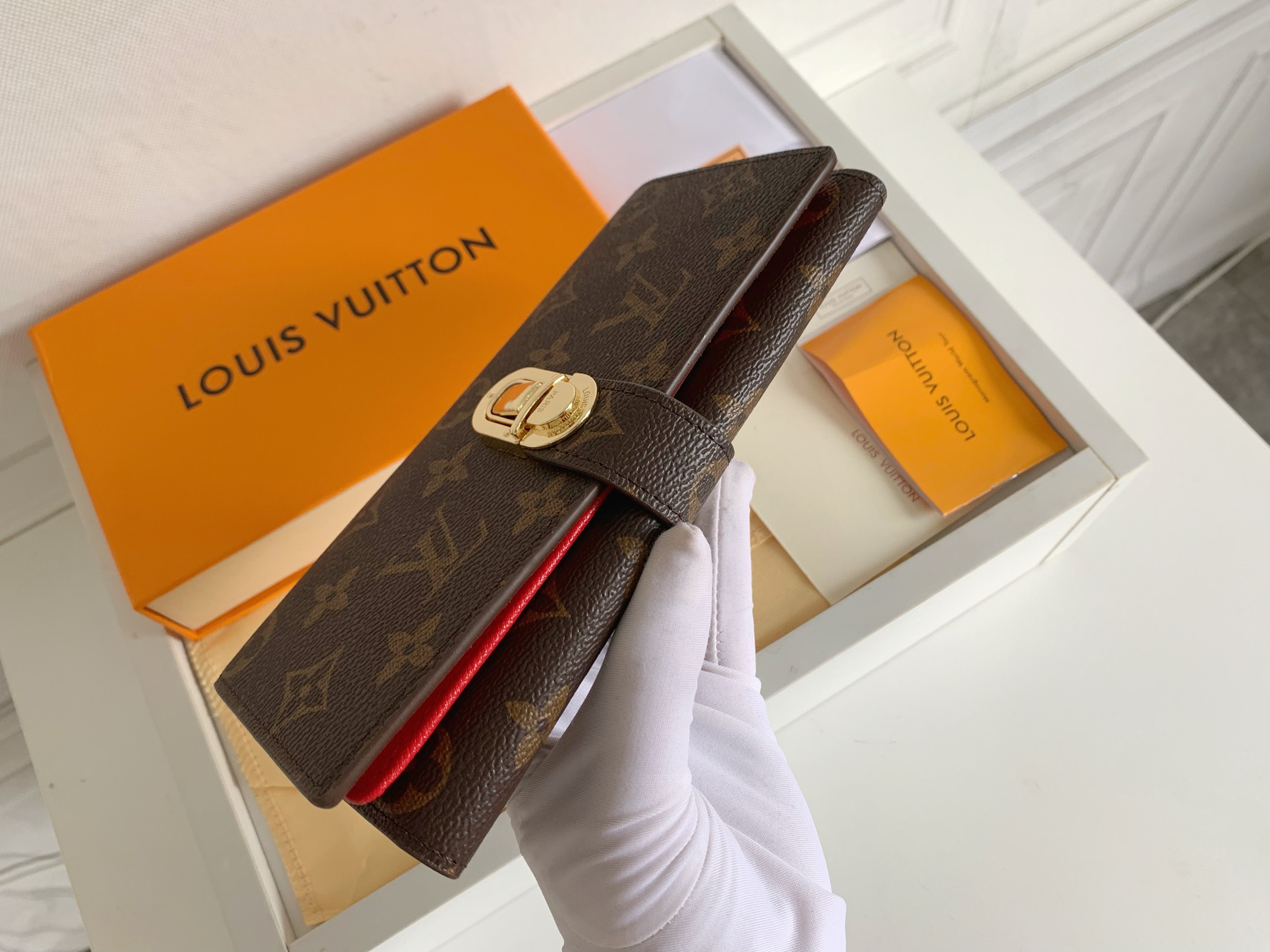 Curieuse 財布 - 洗練されたデザインと機能性