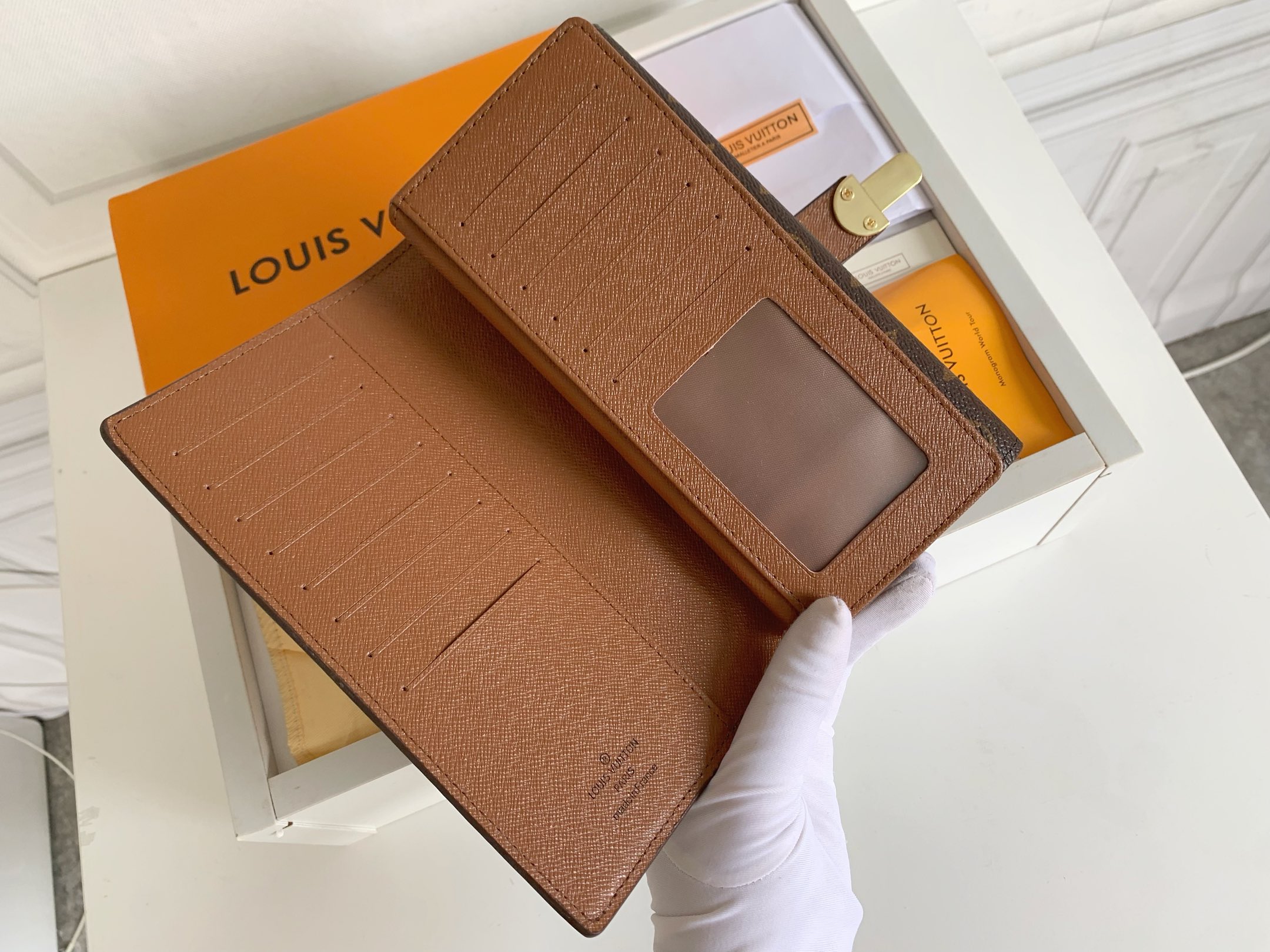 Curieuse 財布 - クラシックで洗練されたデザイン