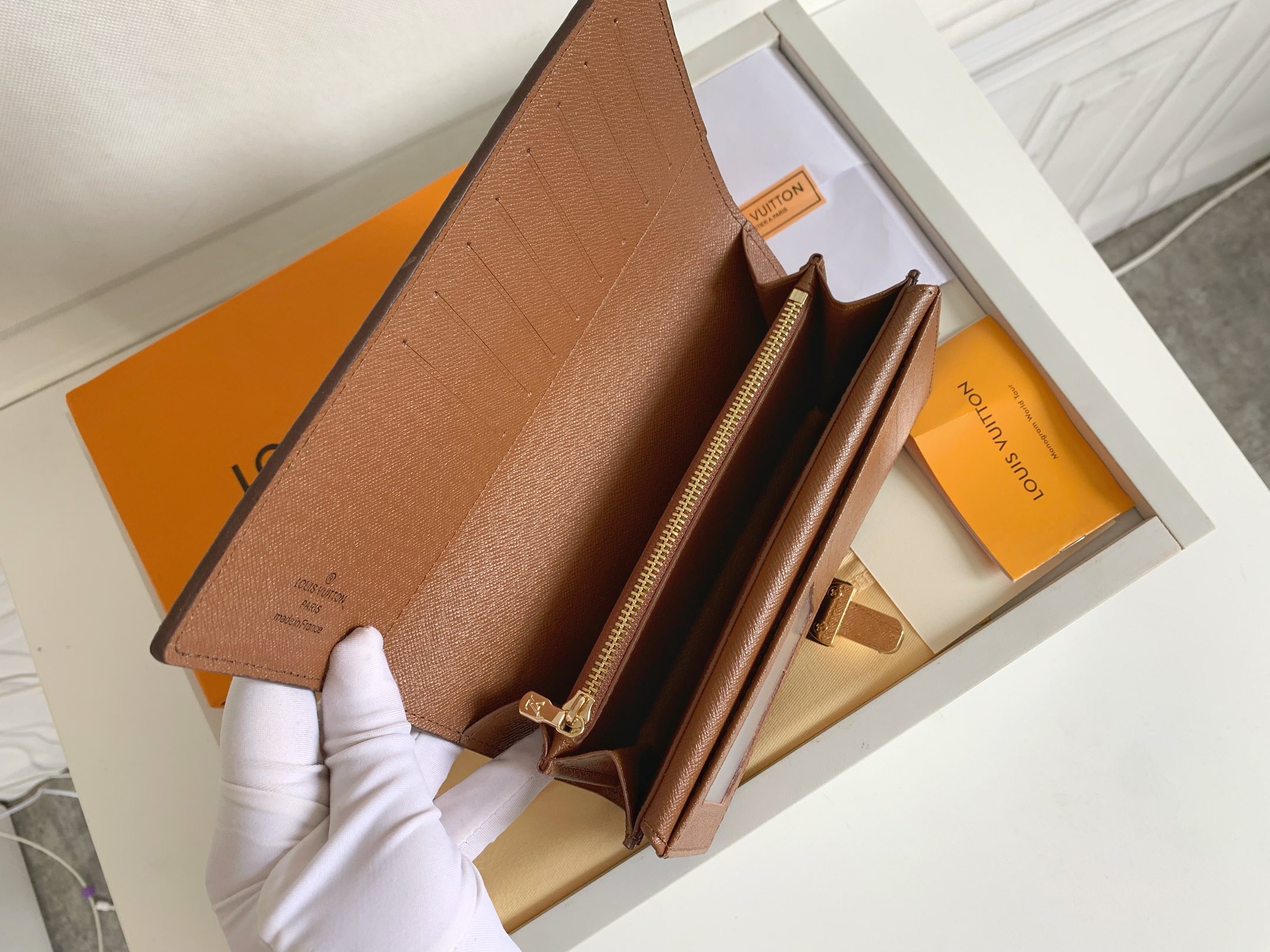 Curieuse 財布 - クラシックで洗練されたデザイン