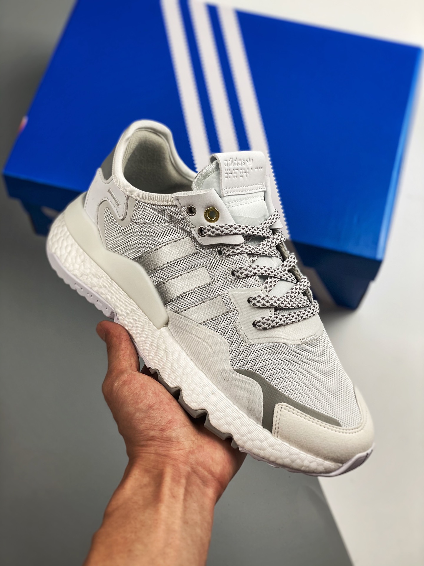 AD Nite Jogger Boost Plata Trébol Colaboración Night Walker Número de artículo: FW6145 Zapatillas de running retro con …