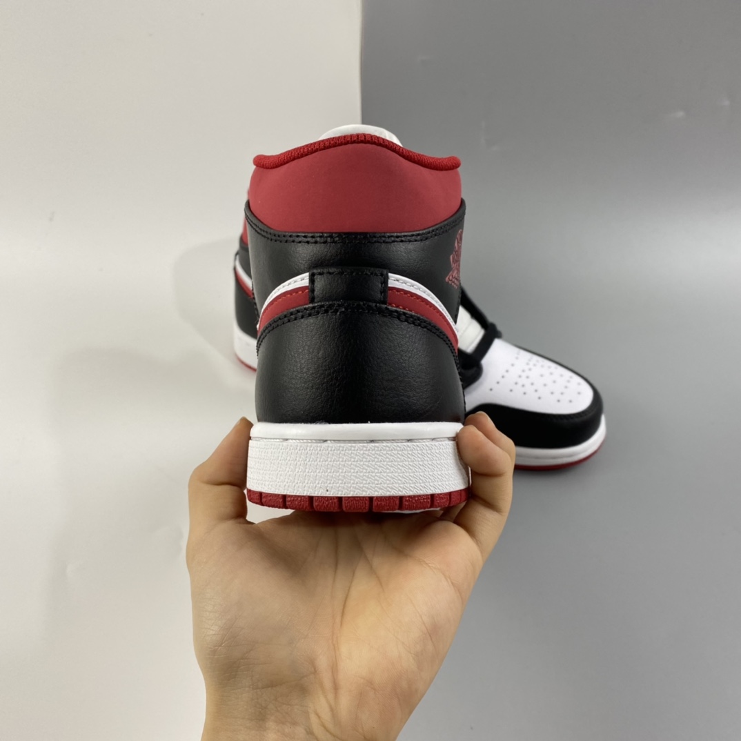 P260 Air Jordan 1 Mid AJ1 乔1 中帮百搭休闲运动板鞋 554724-122