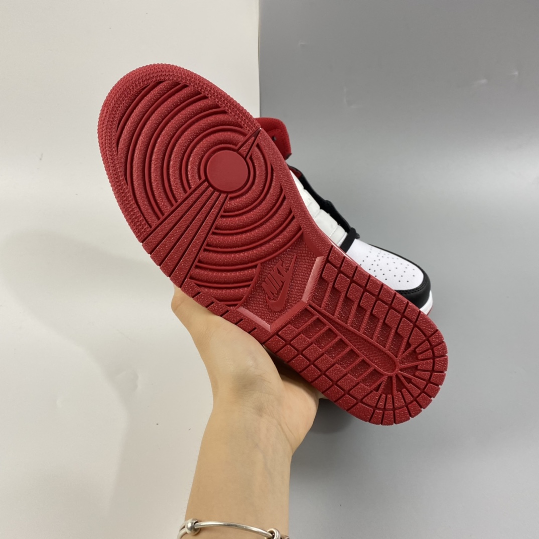 P260 Air Jordan 1 Mid AJ1 乔1 中帮百搭休闲运动板鞋 554724-122