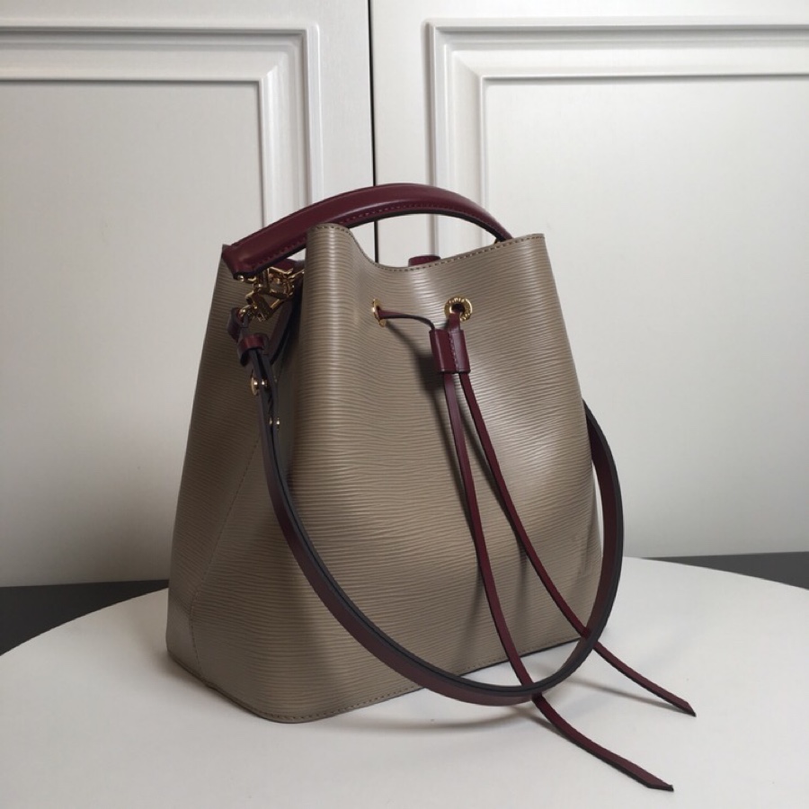 👏M54366象灰色【顶级原单】 💁🏻LOCKME BUCKET 手袋此款时尚桶包的设计原型来自一款风格