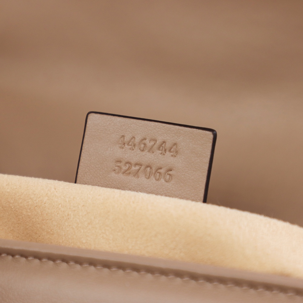 Gucci Marmont波浪纹绗缝链条包 446744奶茶色