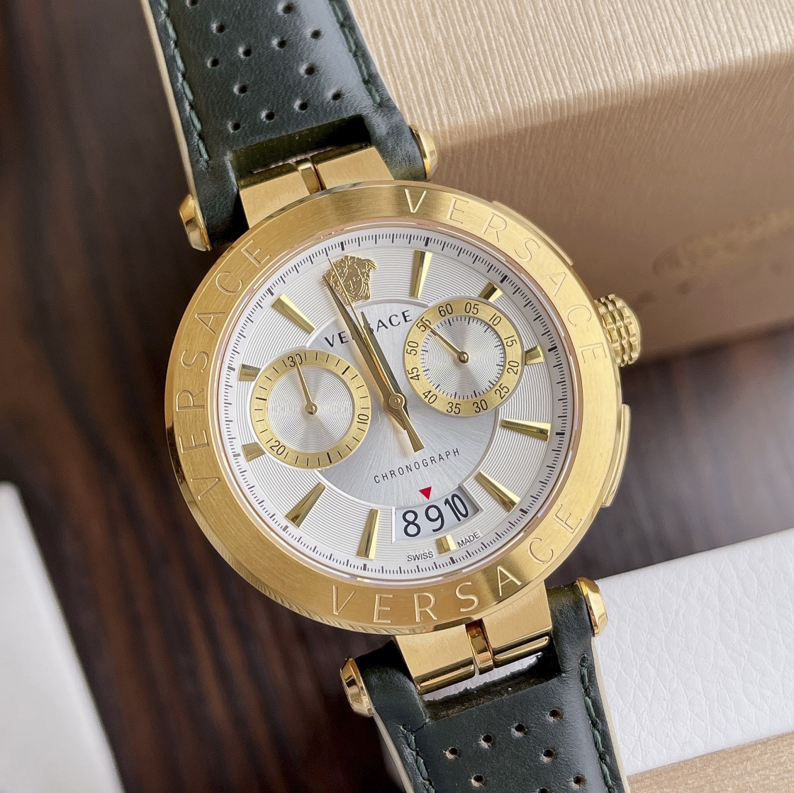 NO:158001,Batch: Original box: 50 Versace Versace Fashion Chronograph Men's Watch Model VBR020017 Watch diameter 45mm, dial with five-pin design Date number display. 50 meters domestic waterproof calfskin strap with double butterfly snaps, complete packaging., versace, versace, cowhide19860909批:原盒:50 范思哲Versace时尚计时男表 型号VBR020017 表径45mm,表盘采用五针设计 日期数字显示.50米生活防水小牛皮表带 搭配双蝴蝶按扣,配全套包装.,,versace,versace,cowhide,Watch