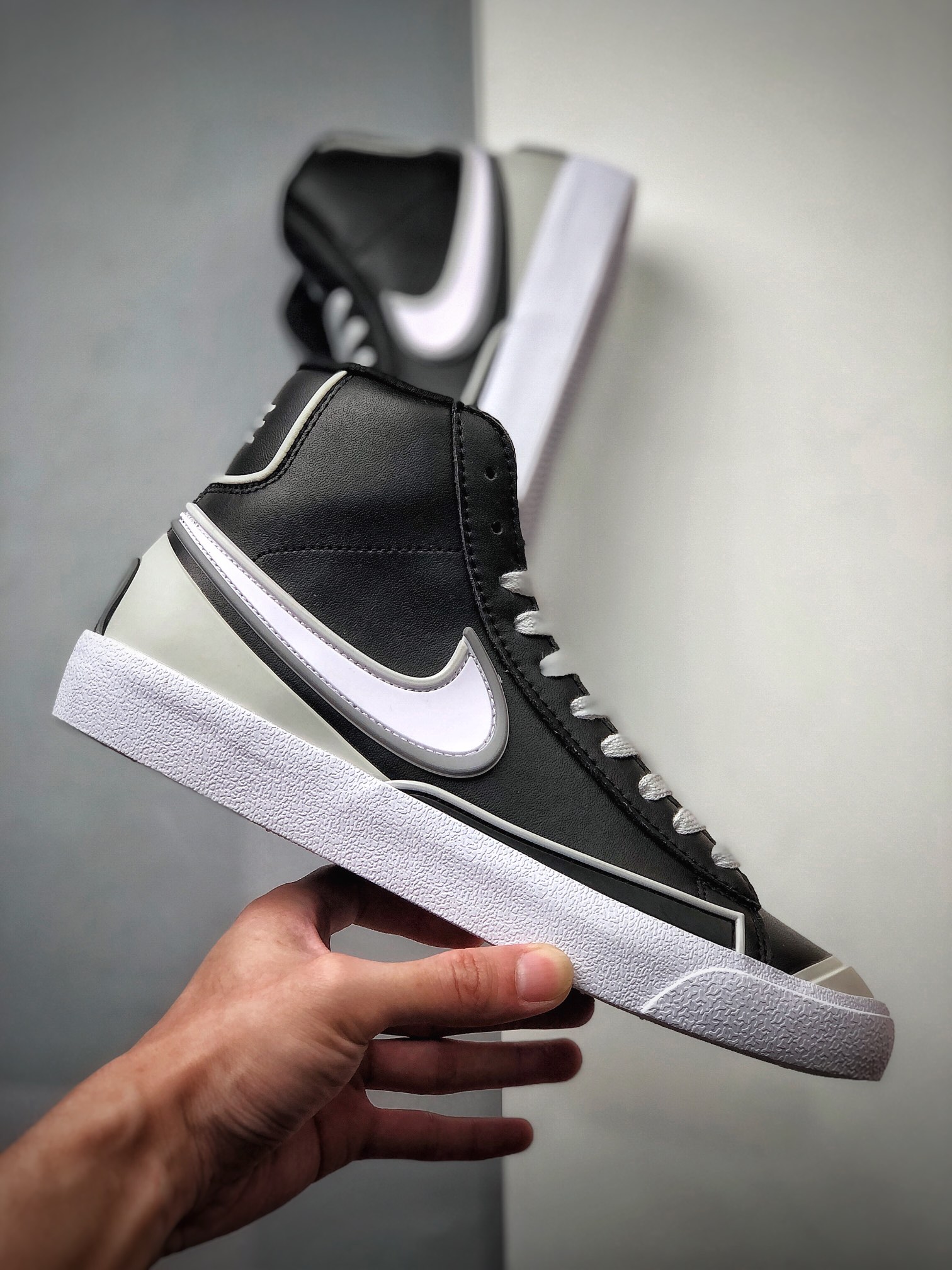 200  耐克NIKE Blazer Mid ’77 Infinite NIKE Blazer 开拓者 DA7233-001