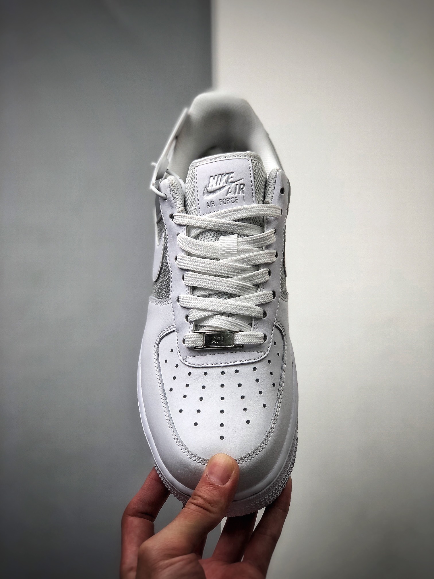 200 耐克Nike Air Force 1 白银满天星空军一号经典低帮百搭休闲运动板鞋 DD6629-100