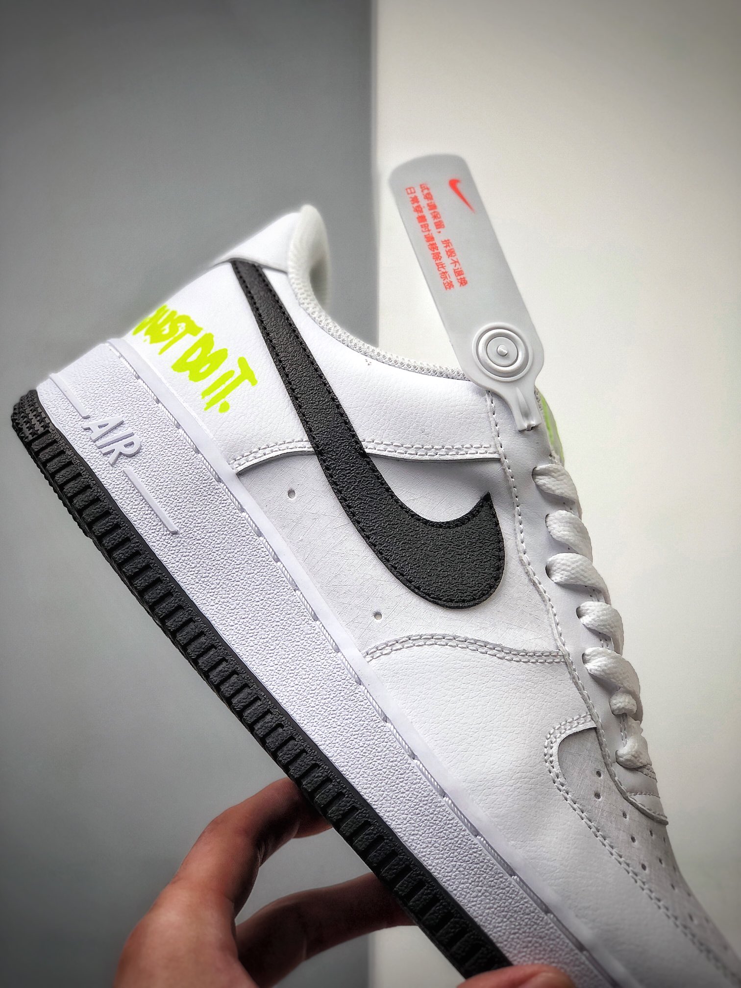 200   Nike Air Force1 空军一号休闲运动板鞋  DJ6878-100