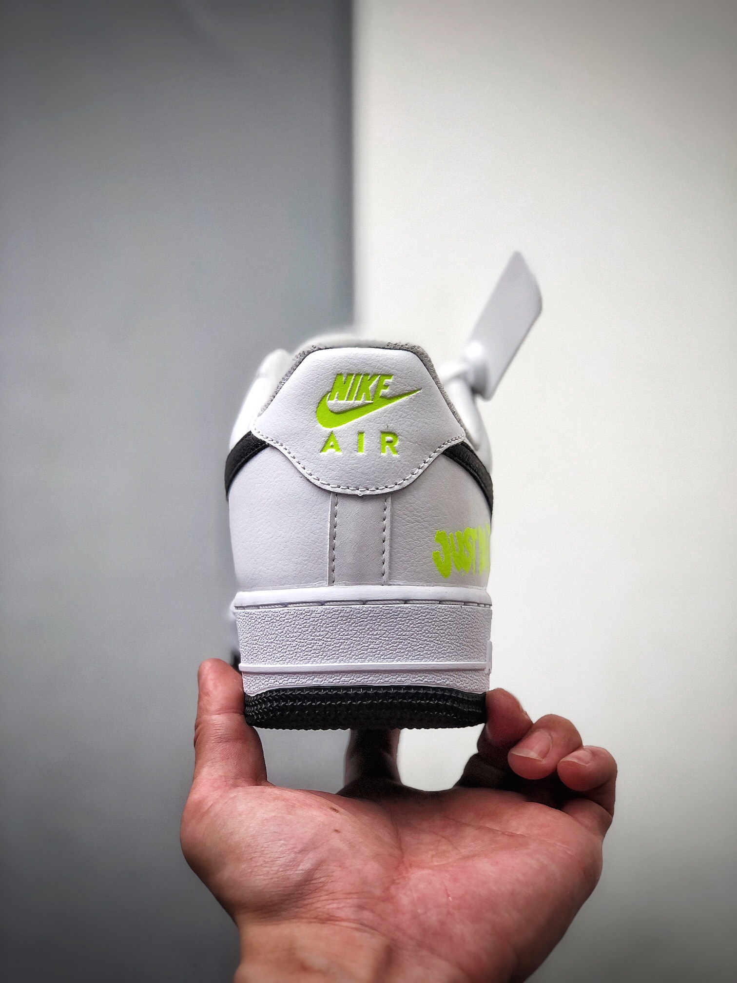 200   Nike Air Force1 空军一号休闲运动板鞋  DJ6878-100