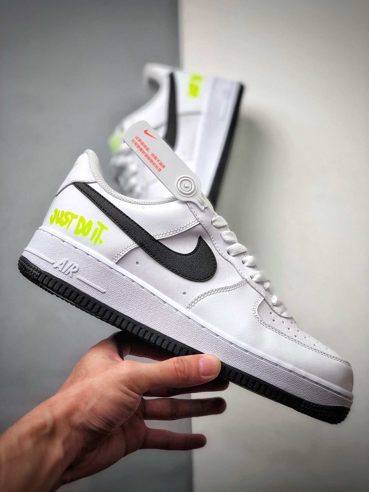 200   Nike Air Force1 空军一号休闲运动板鞋  DJ6878-100