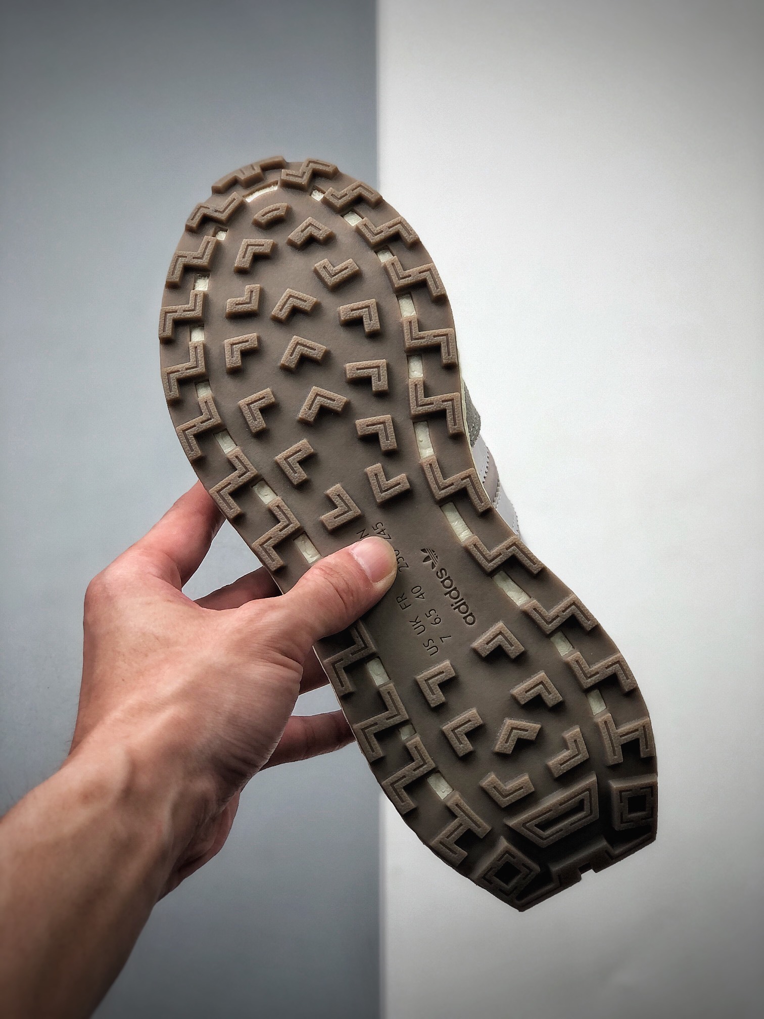 200  adidas Racing 1 Boost Prototype  速度轻盈复古系列Q47101