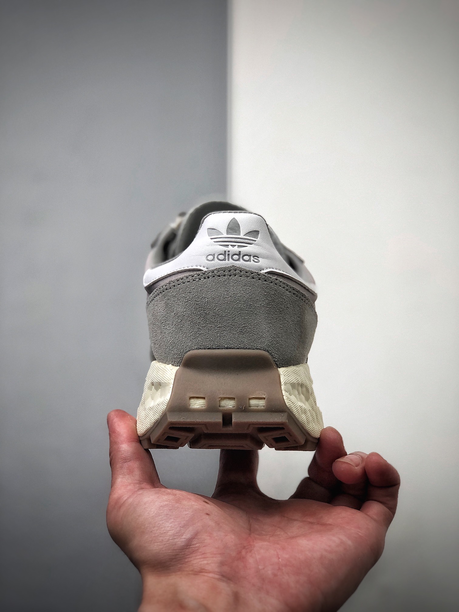 200  adidas Racing 1 Boost Prototype  速度轻盈复古系列Q47101