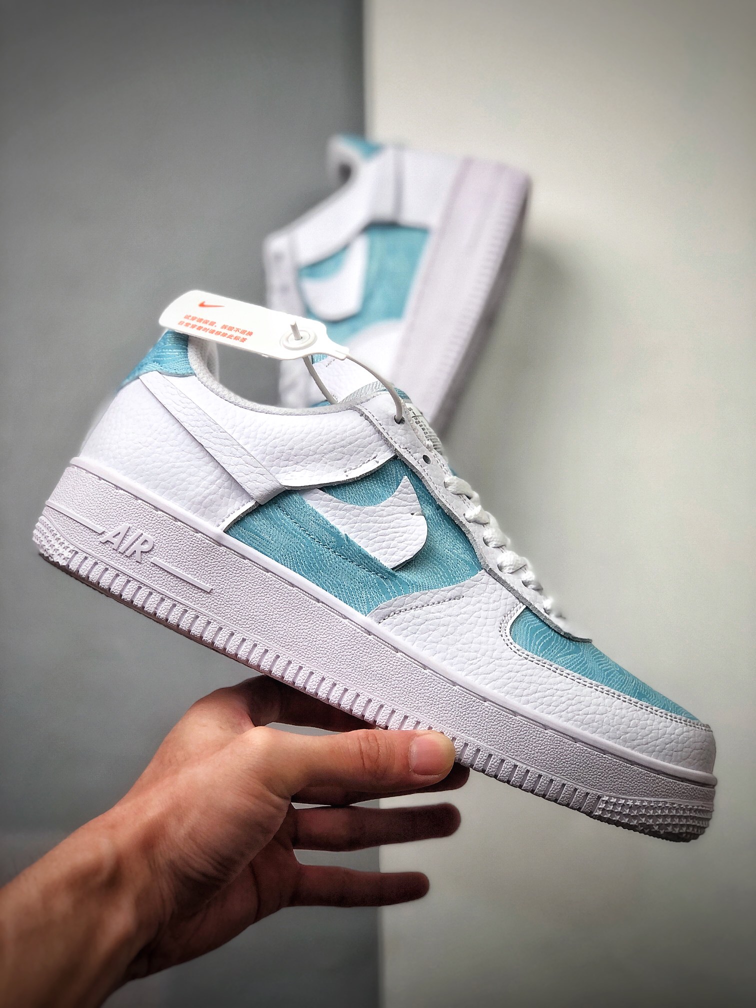 200  NIKE Air Force 1 断勾空军一号低帮运动休闲板鞋  DJ9880-400