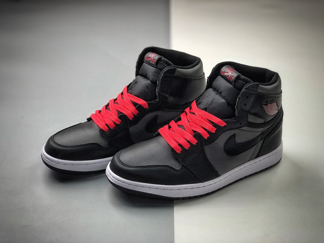 240  Air Jordan 1 Retro“Black Satin”黑灰红 乔1文化高帮篮球鞋 555088-060
