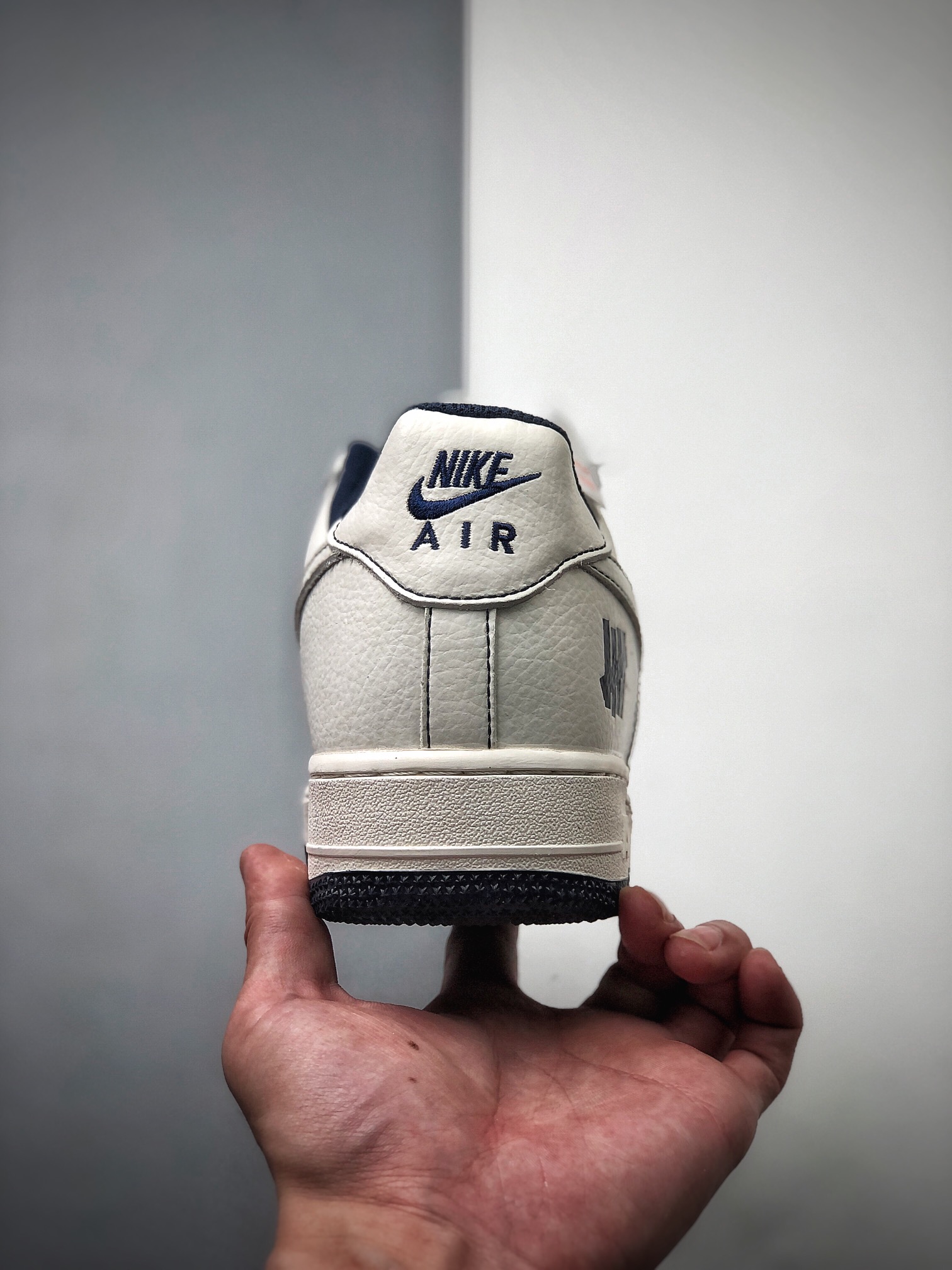 240 耐克 空军 白蓝缝线 HH Nike AIR FMRCE 1 LOW / Undefeated空军一号低帮 UN1315-800-莆田鞋,莆田鞋货源,高仿鞋,高仿鞋货源,安福档口,莆田高仿鞋,莆田鞋批发,高仿鞋批发,莆田高仿运动鞋,高仿运动鞋,莆田运动鞋 240 耐克 空军 白蓝缝线 HH Nike AIR FMRCE 1 LOW / Undefeated空军一号低帮 UN1315-800