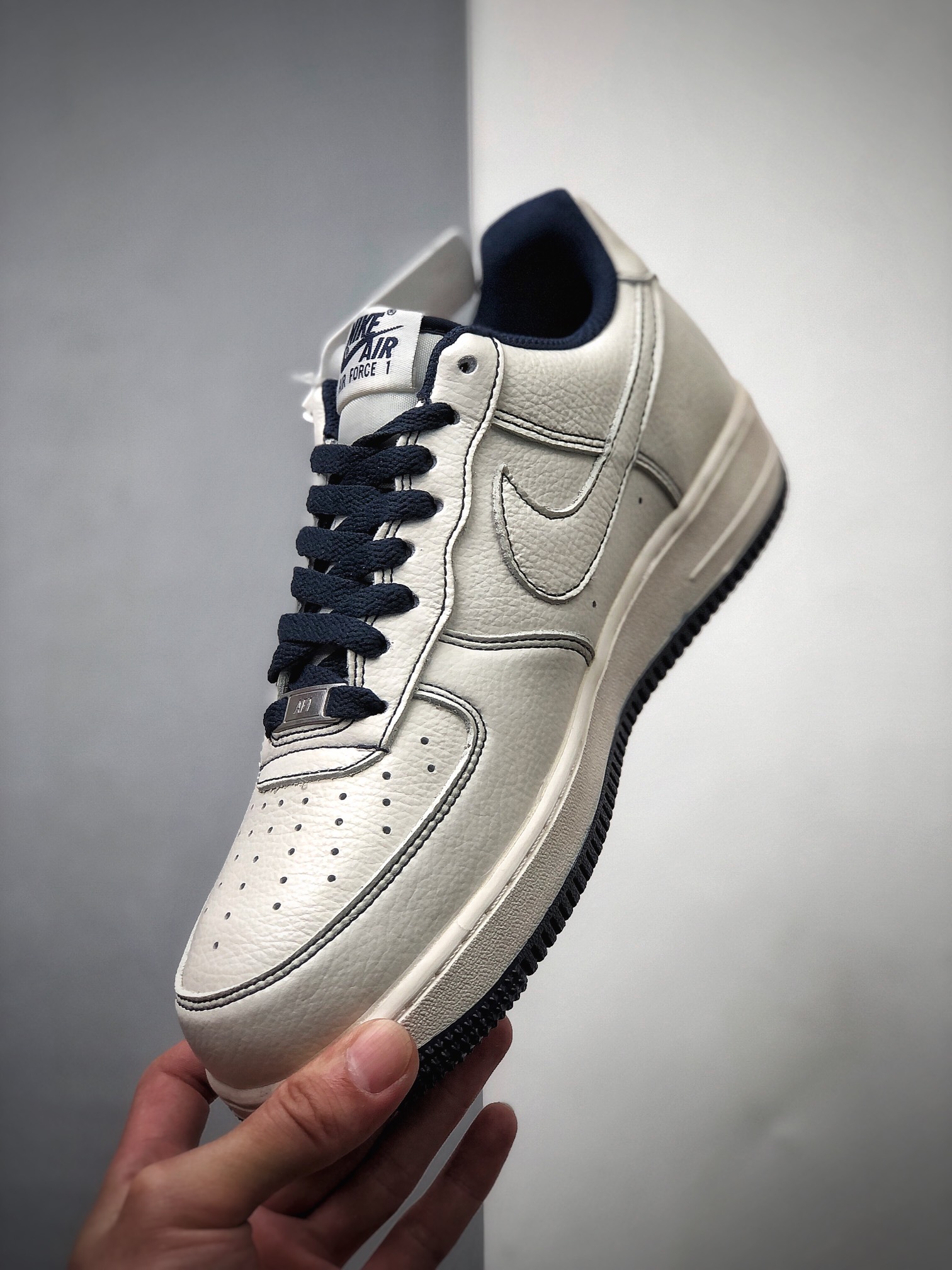 240 耐克 空军 白蓝缝线 HH Nike AIR FMRCE 1 LOW / Undefeated空军一号低帮 UN1315-800-莆田鞋,莆田鞋货源,高仿鞋,高仿鞋货源,安福档口,莆田高仿鞋,莆田鞋批发,高仿鞋批发,莆田高仿运动鞋,高仿运动鞋,莆田运动鞋 240 耐克 空军 白蓝缝线 HH Nike AIR FMRCE 1 LOW / Undefeated空军一号低帮 UN1315-800