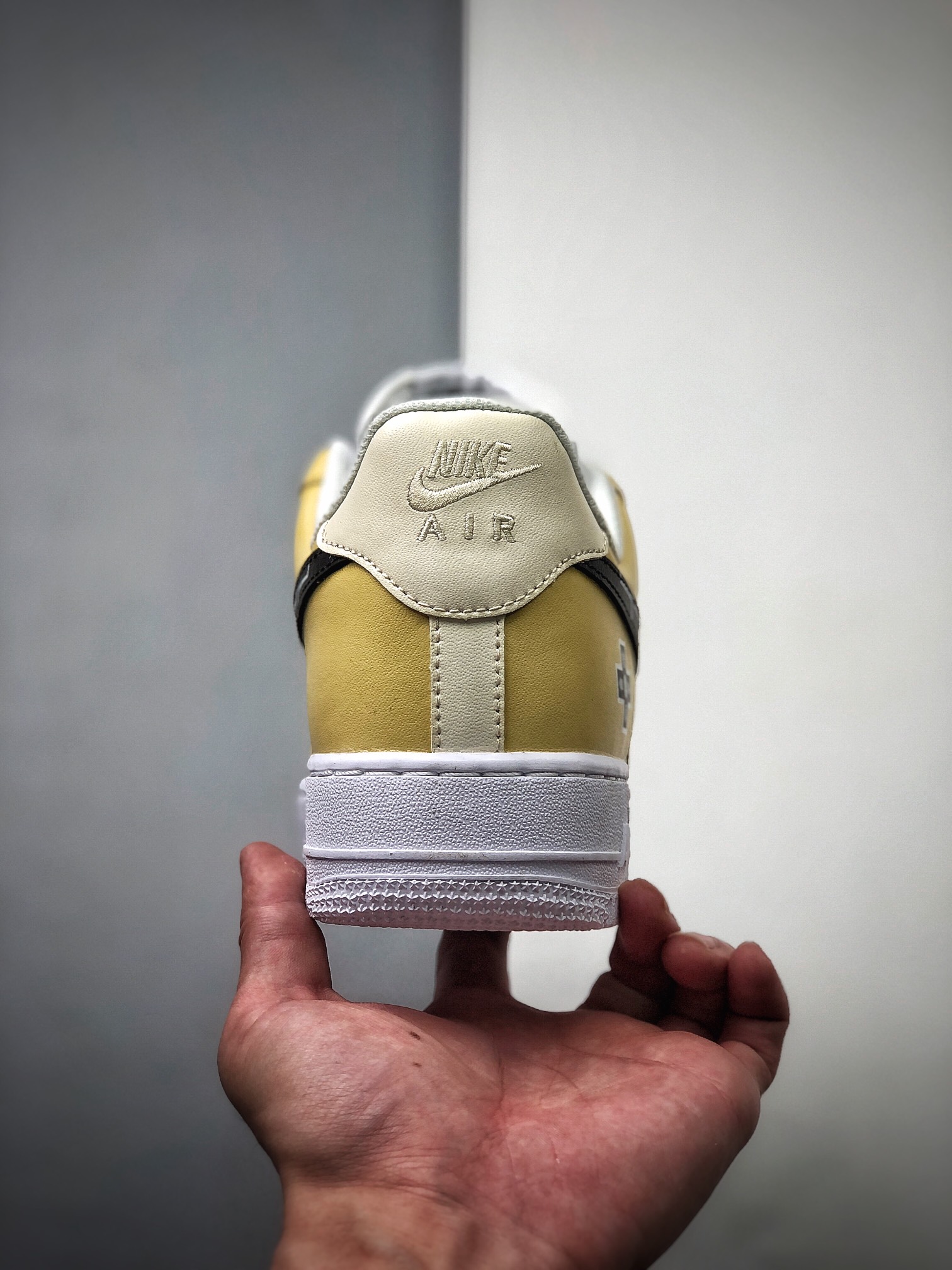 260  电玩立体按键 PS5主题  空军一号AF1 运动休闲复古板鞋 Air Force 1 内置蜂窝缓震气垫  CW2288-113