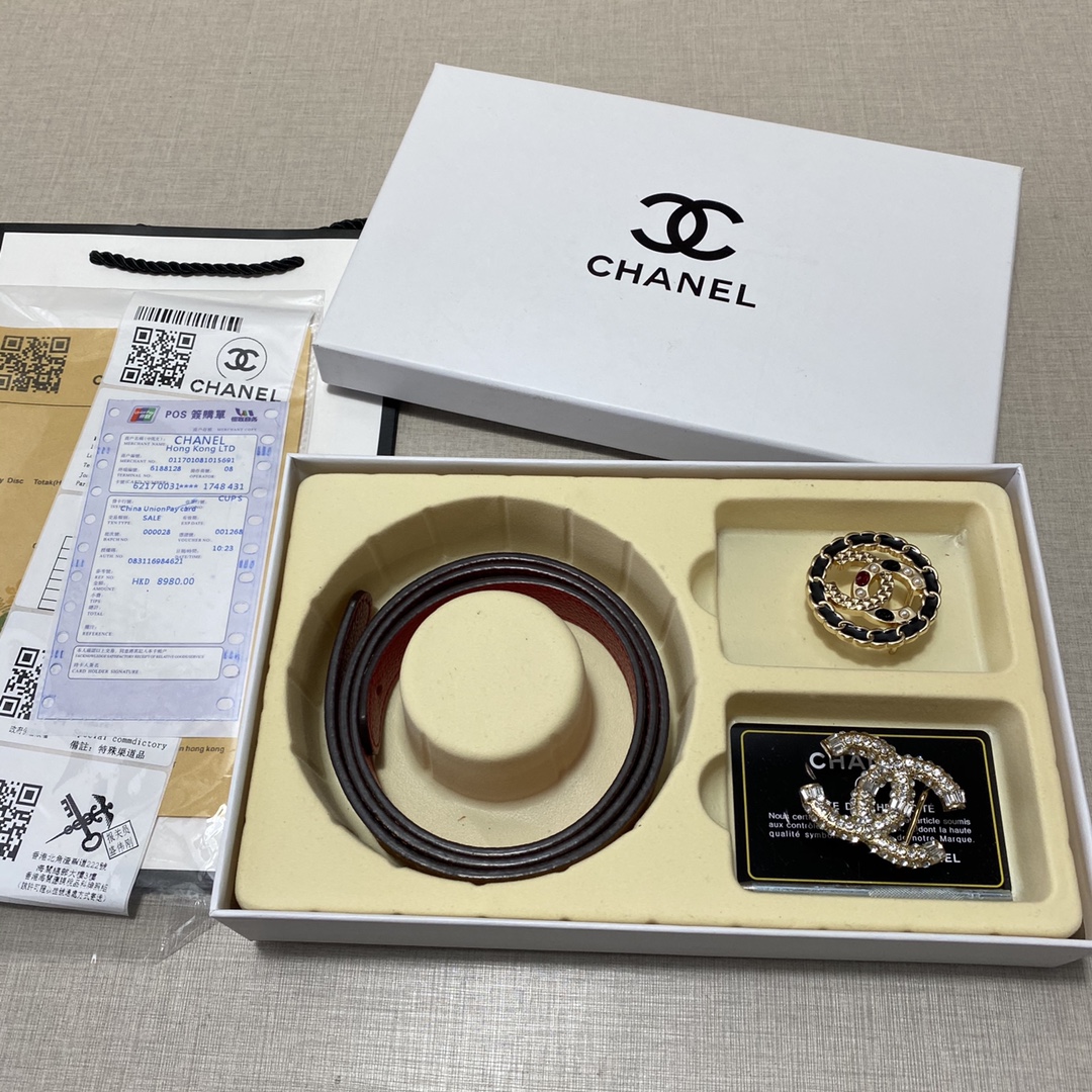 J0 C精品款双扣礼盒套装· 香奈儿Chanel专柜在售正品 · 此款采用头层牛皮制作 · 油边细致、正品开模 · 搭配原版仿铜扣五金 · 2.5CM规格 · 送打眼针就