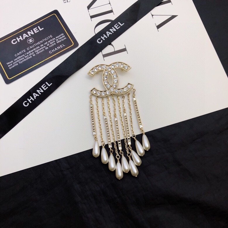CHaNEL  最经典  最百搭   最特色的胸针 brooch     浓浓的大牌时尚感    实物赞