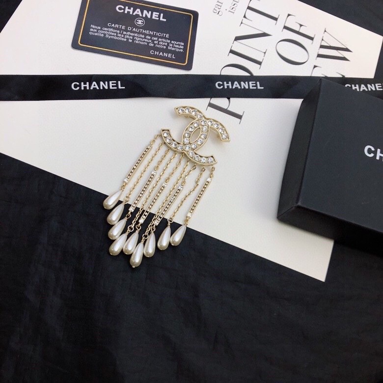 CHaNEL  最经典  最百搭   最特色的胸针 brooch     浓浓的大牌时尚感    实物赞