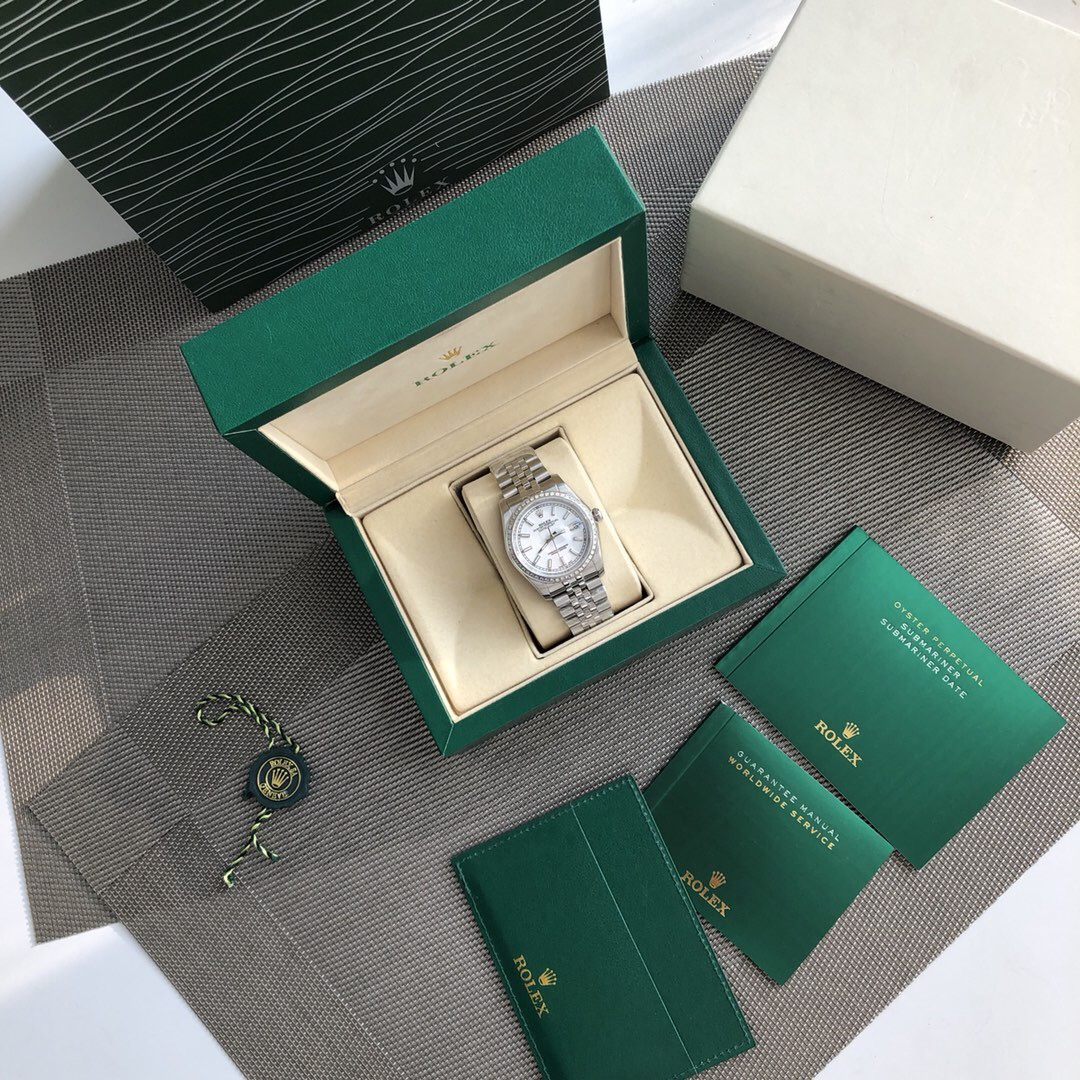 Modelo de diamantes Rolex Datejust, el bisel tiene incrustaciones de 52 diamantes reales de 1,7, que pesan aproximadame…