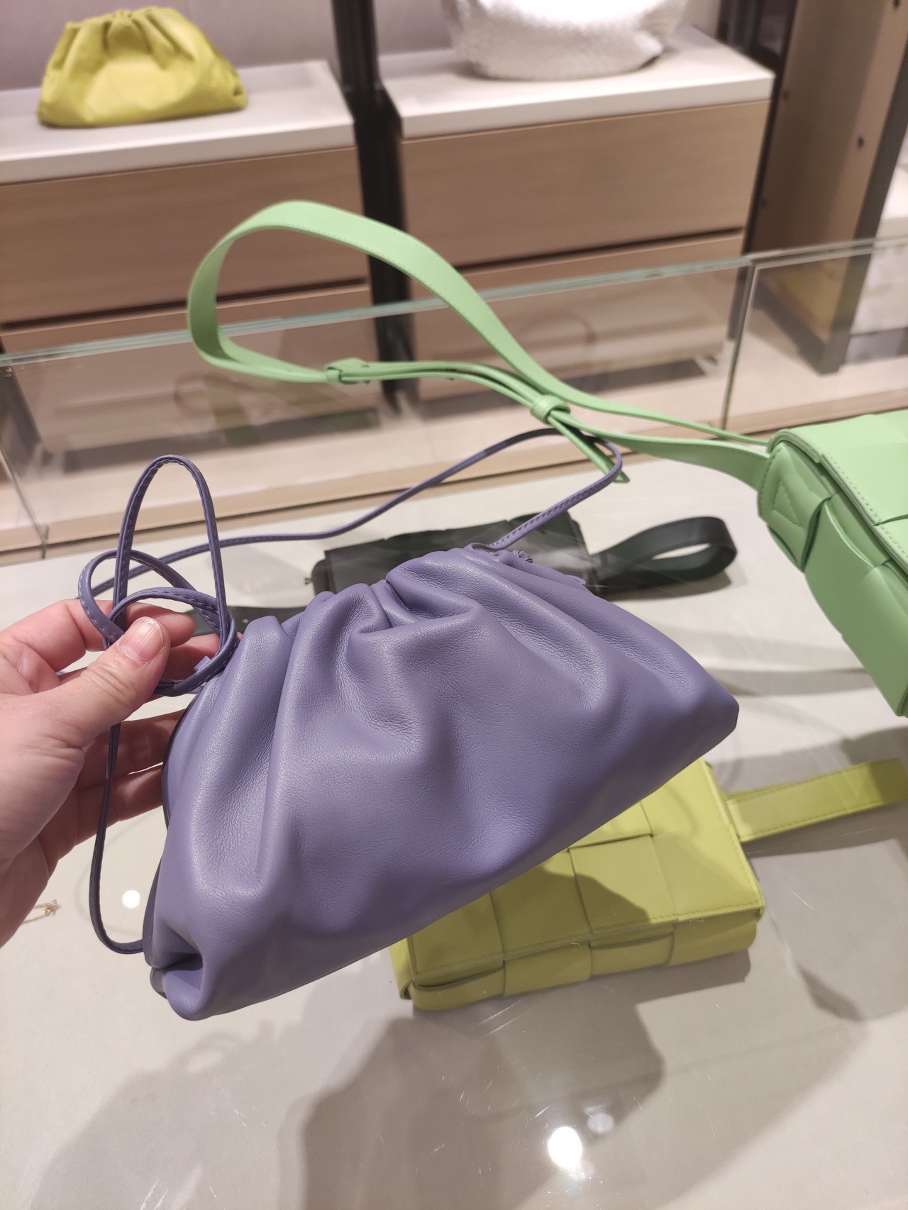 Bottega Veneta ๐๐๐ ๐๐๐๐ ๐๐๐๐พ๐ 22CM ไบๆตๅ
585852่ฐ่กฃ่็ดซ